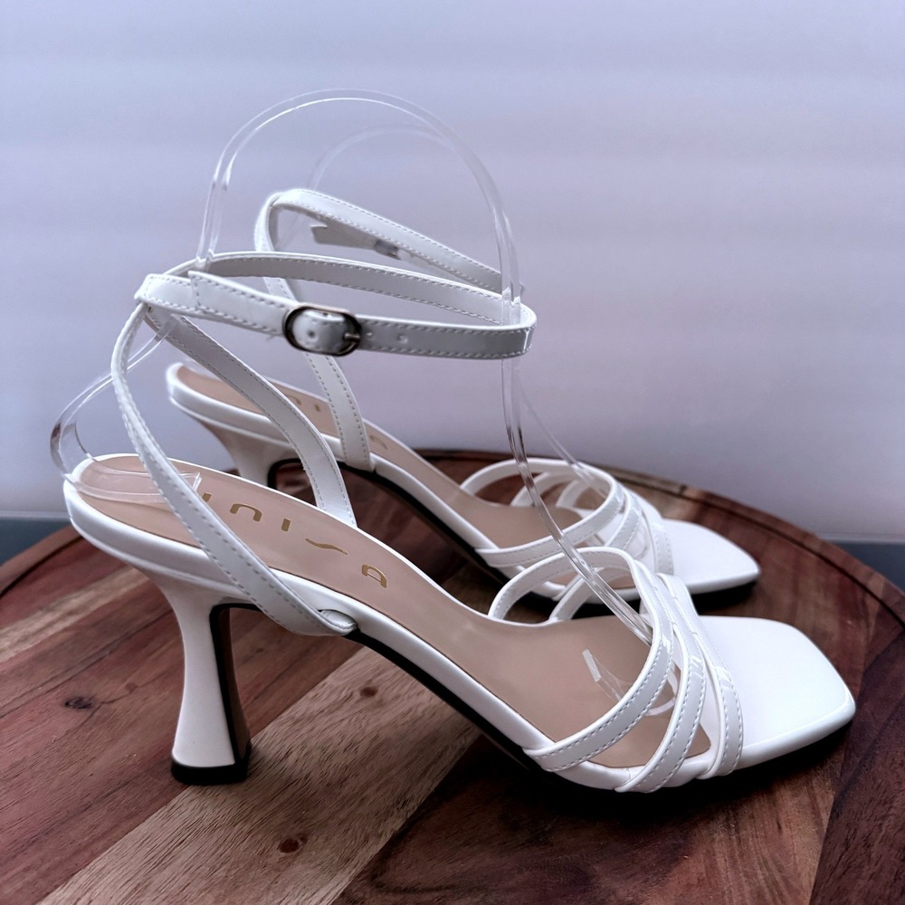 Unisa Unsteva-R Womens White‎ Patent Strappy Square Toe Kitten Heel Sandals 10M